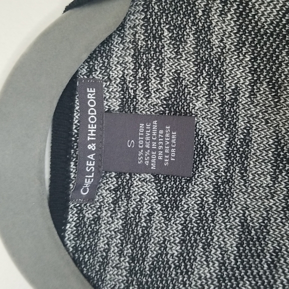 Chelsea & Theodore long Sleeve Sweater  Aztec Print with fringe - Picture 5 of 6